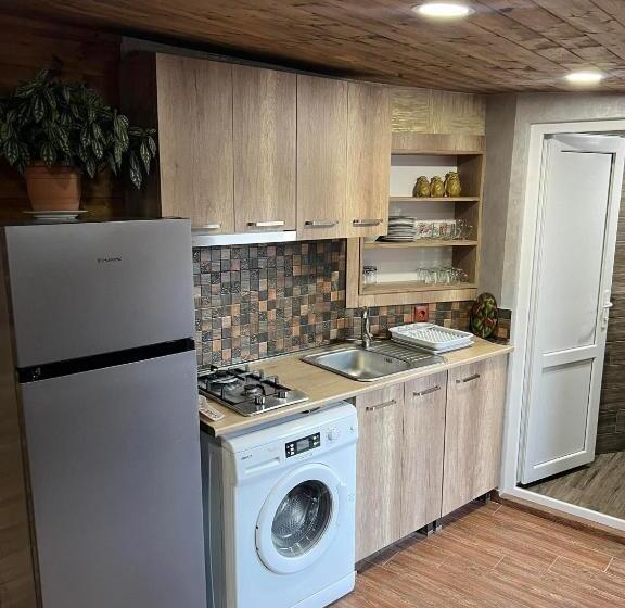 پانسیون Maia`s Guest House