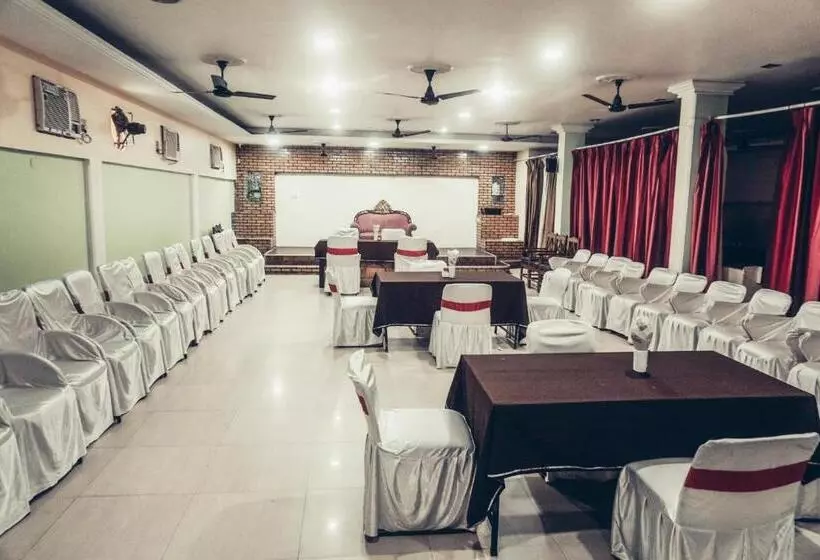 The Avantika Hotel & Woodland Restaurant