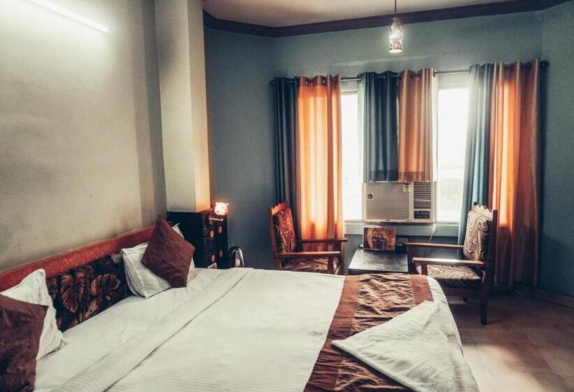 The Avantika Hotel & Woodland Restaurant