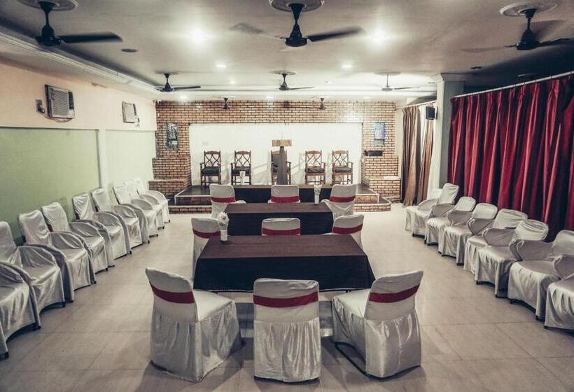 The Avantika Hotel & Woodland Restaurant