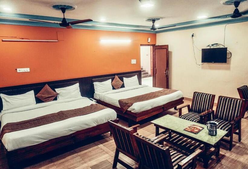 The Avantika Hotel & Woodland Restaurant