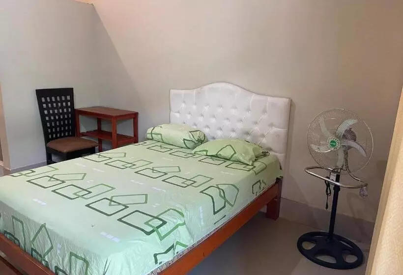 ユースホステル Residencial Carloz