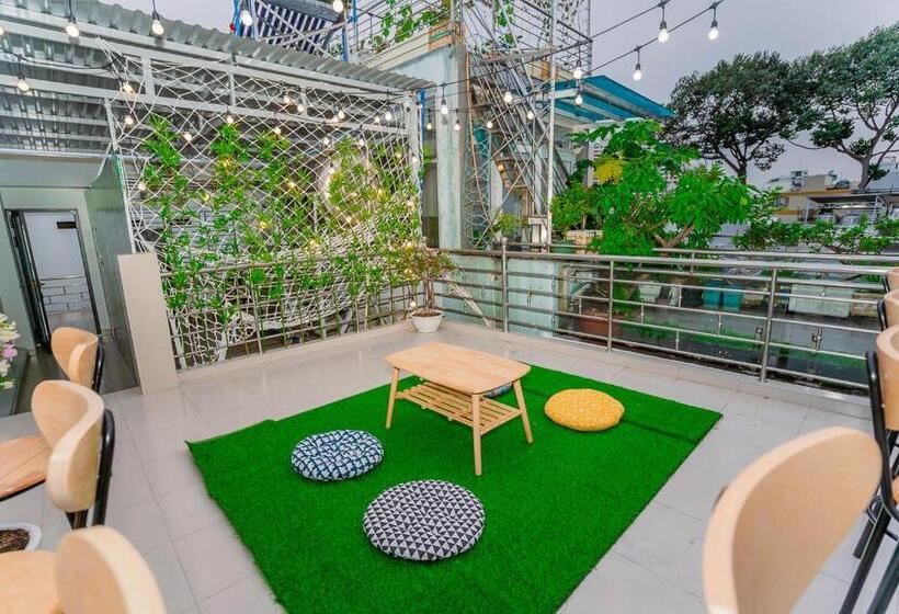 Aloha Saigon Premium Hostel By Local Travel Experts Newly Opened, Less Touristy Location, Spacious