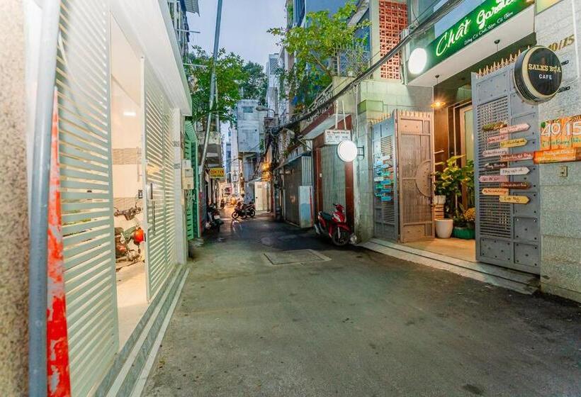 Aloha Saigon Premium Hostel By Local Travel Experts Newly Opened, Less Touristy Location, Spacious