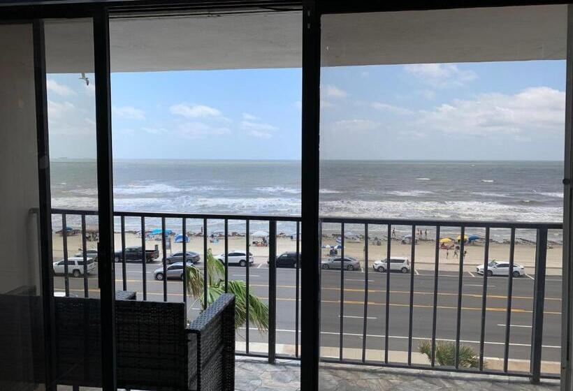 Amazing And Spectacular Beach Views In Galveston