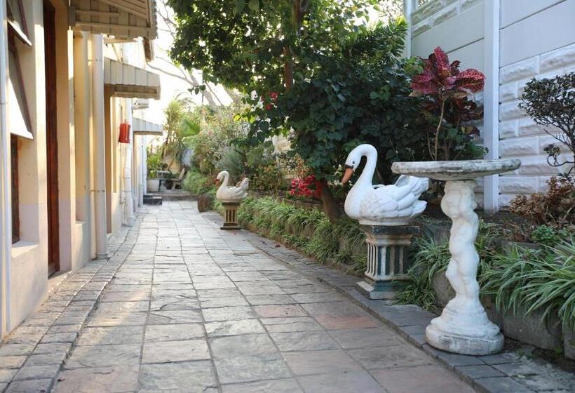 مبيت وإفطار The Rest Place