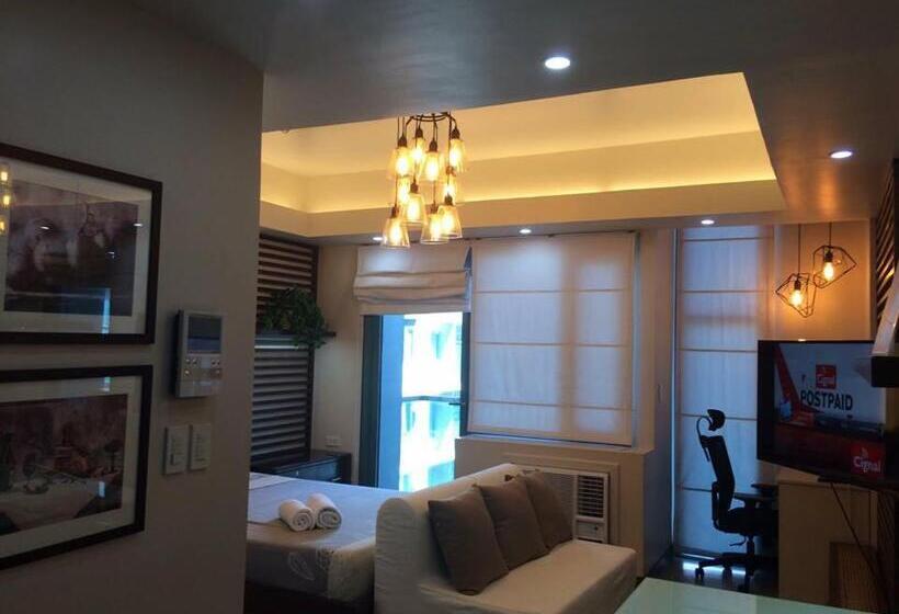 H&m One Palmtree Villas