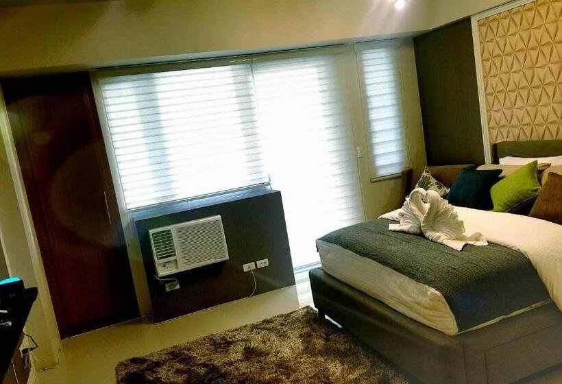 H&m One Palmtree Villas