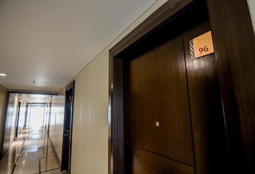 H&m One Palmtree Villas