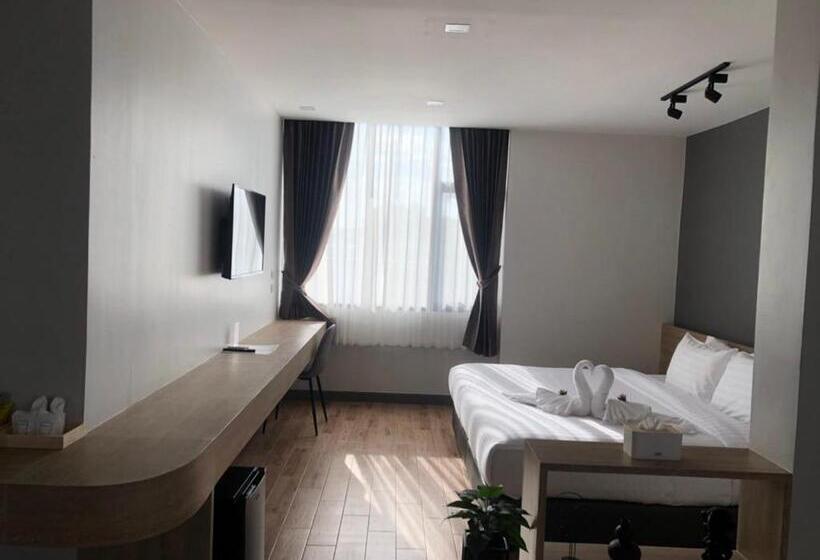 호텔 โรงแรม เดอะโมเดล การ์เด้น