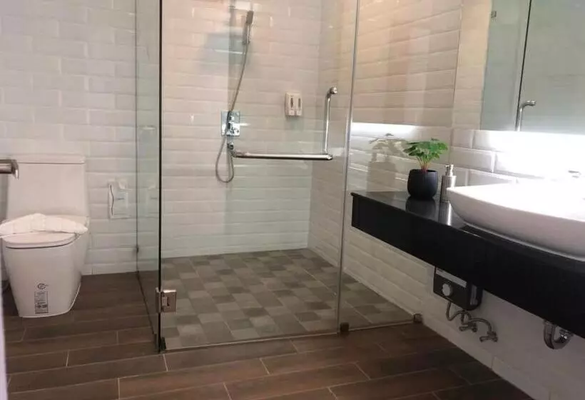 ホテル โรงแรม เดอะโมเดล การ์เด้น