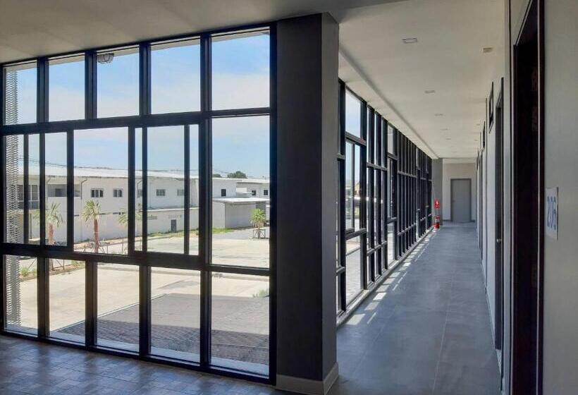 בית מלון כפרי โรงแรม เดอะโมเดล การ์เด้น