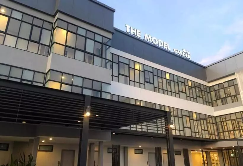 ホテル โรงแรม เดอะโมเดล การ์เด้น