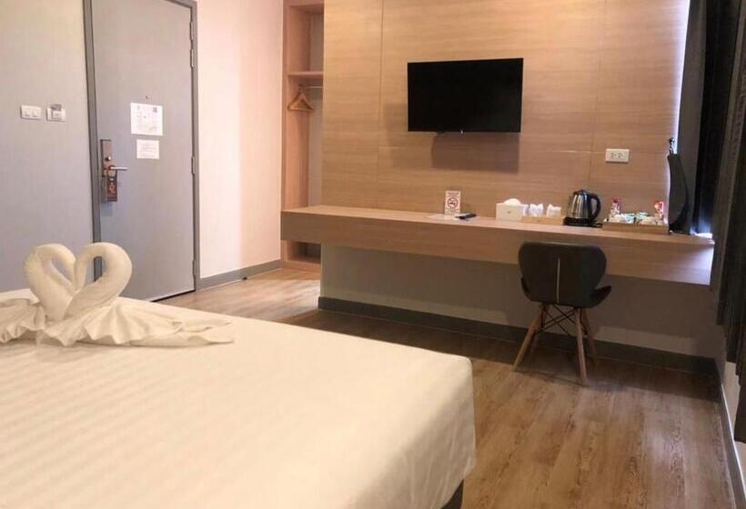 호텔 โรงแรม เดอะโมเดล การ์เด้น