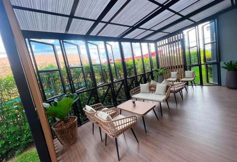 호텔 โรงแรม เดอะโมเดล การ์เด้น