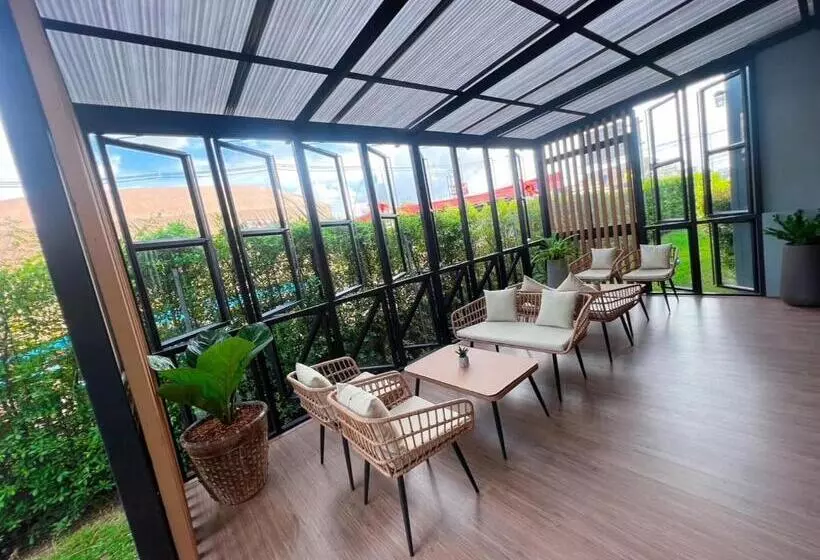 ホテル โรงแรม เดอะโมเดล การ์เด้น