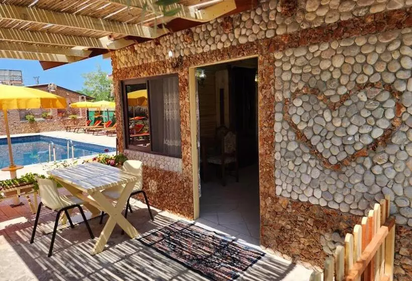 ホテル Bujtina Syni Zi Keshtjella   Shengjin