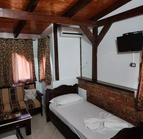 ホテル Bujtina Syni Zi Keshtjella   Shengjin