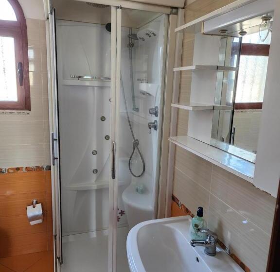 酒店 Bujtina Syni Zi Keshtjella   Shengjin