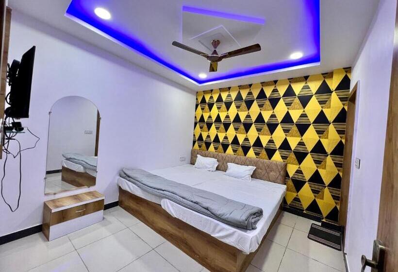 Hotel Chaudhary Palace