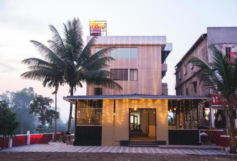 فندق Hira Palace, Gargoti