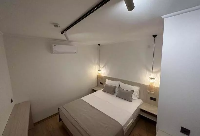 ホテル La Luna Nueva