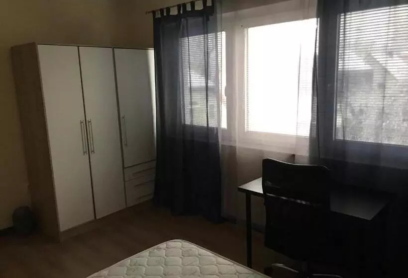 هتل Vv Way   Lisica Zvitorepka