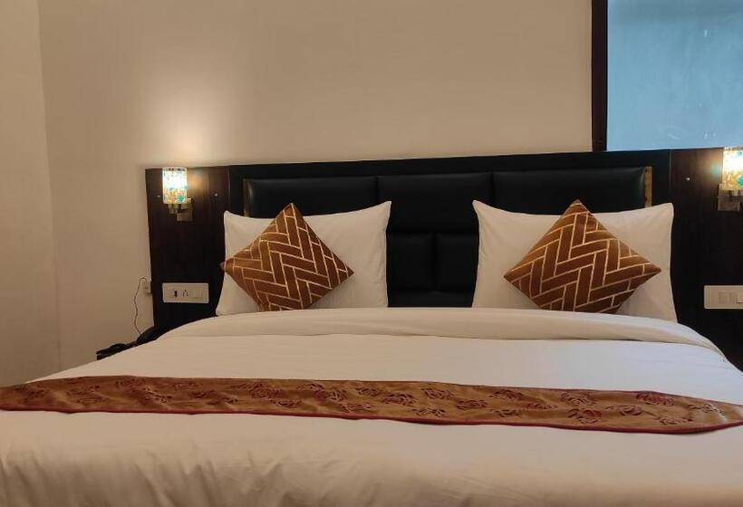 هتل Lyf Corporate Suites Noida Sec 56