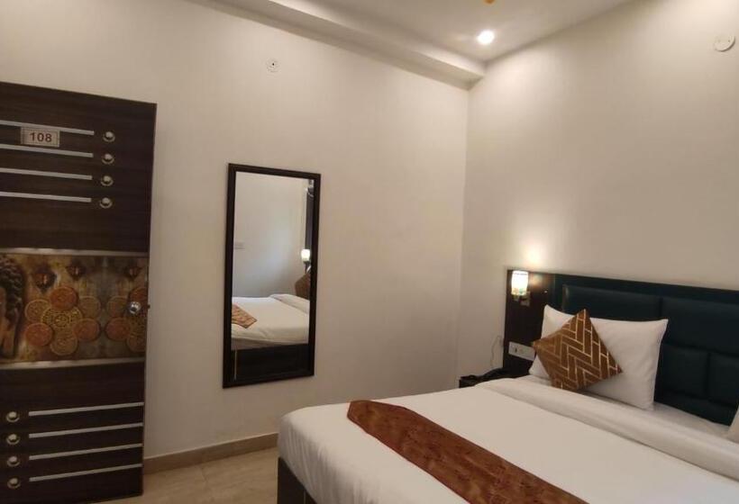 هتل Lyf Corporate Suites Noida Sec 56
