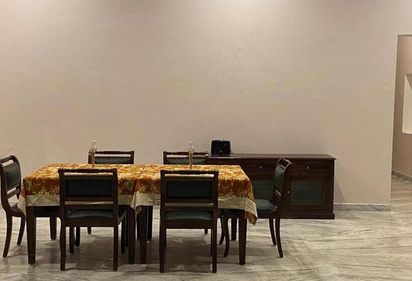 Отель Sariska Nature Estate