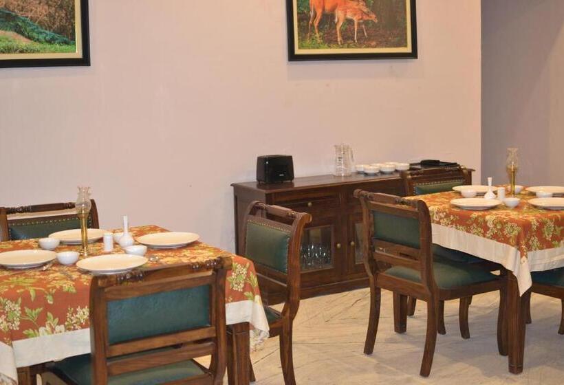 فندق Sariska Nature Estate