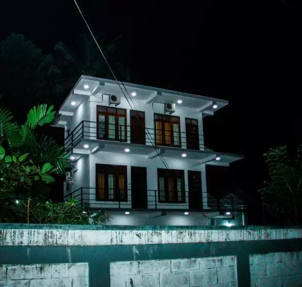 ホテル Saimon Villa
