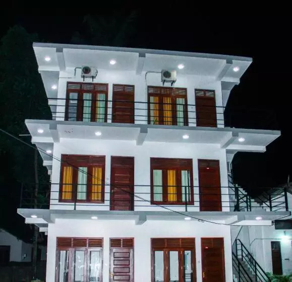 ホテル Saimon Villa