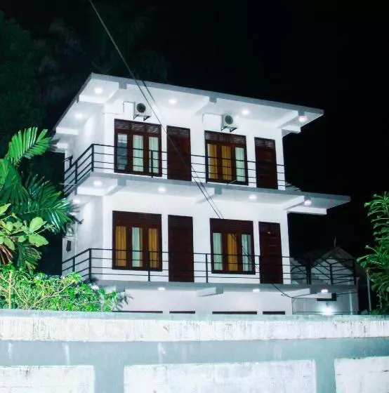 ホテル Saimon Villa