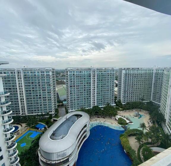 1 Bedroom Unit With Massage Chair, Karaoke, Smart Tv At Azure Urban Resort