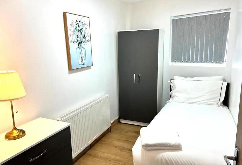 بنسيون Birmingham City Centre Apartment Room Near China Town