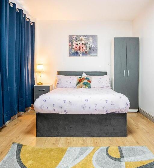 بنسيون Birmingham City Centre Apartment Room Near China Town