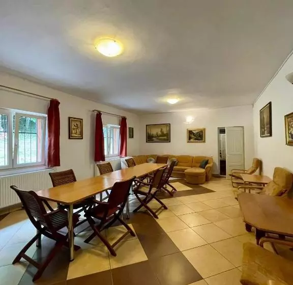 Majatalo Casa Fenyves Vendégház