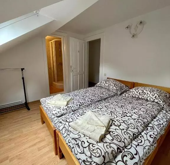 Majatalo Casa Fenyves Vendégház