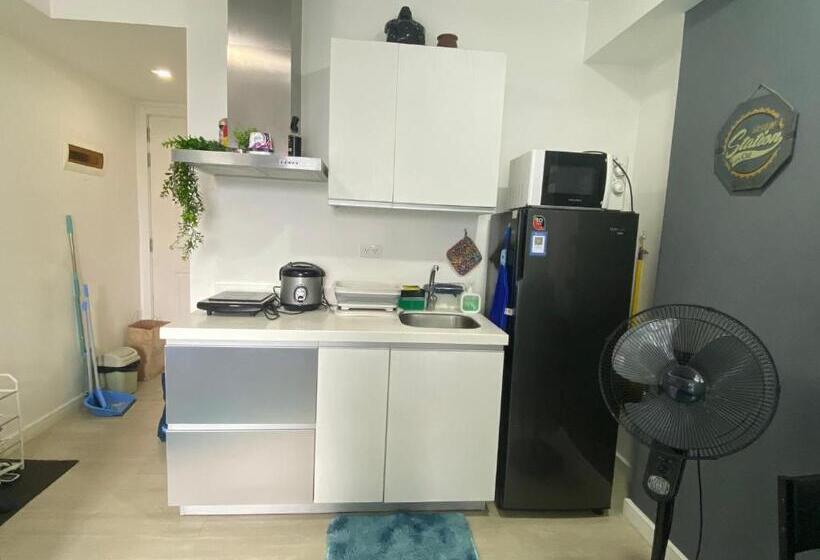 膳宿费 Condo Azure Staycation In Paranaque City View