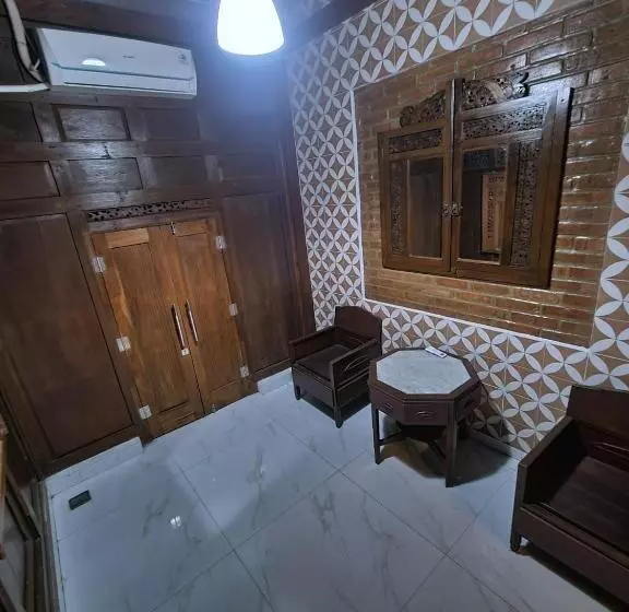 Pension Joglo Wismono Prambanan