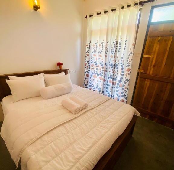 بنسيون Jungle Beach Inn