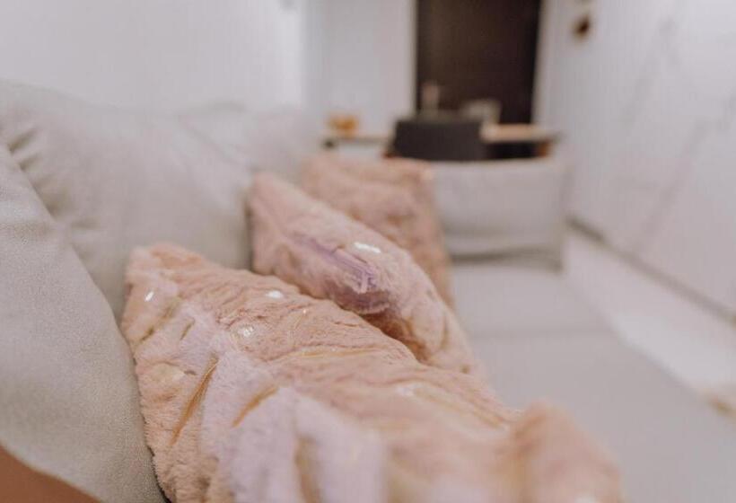 Uptown Parksuites Elegant 1br With Balcony And Washer