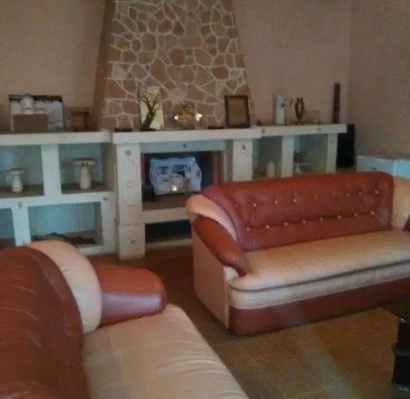 تختخواب و صبحانه Antsaly