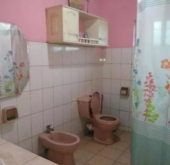 تختخواب و صبحانه Antsaly