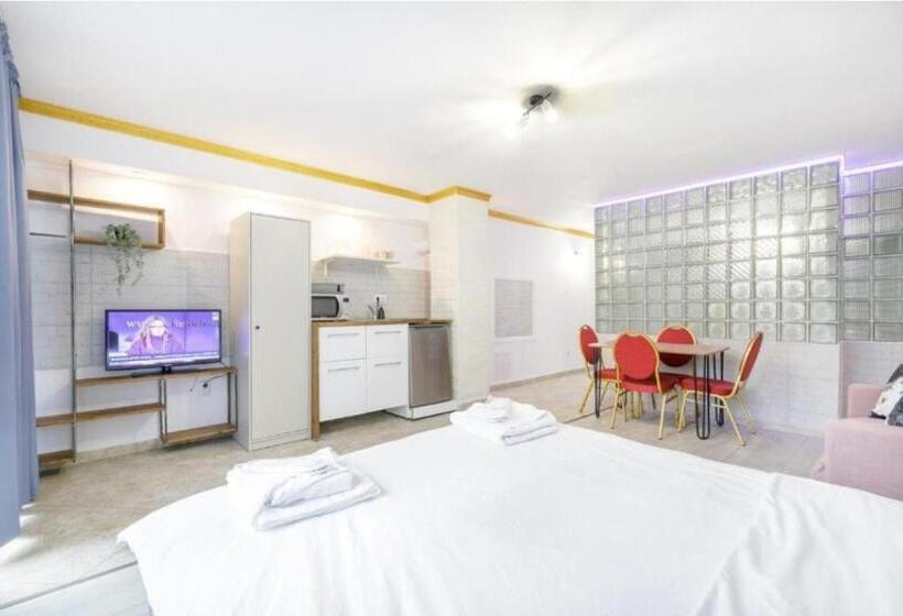 تختخواب و صبحانه Divinahome