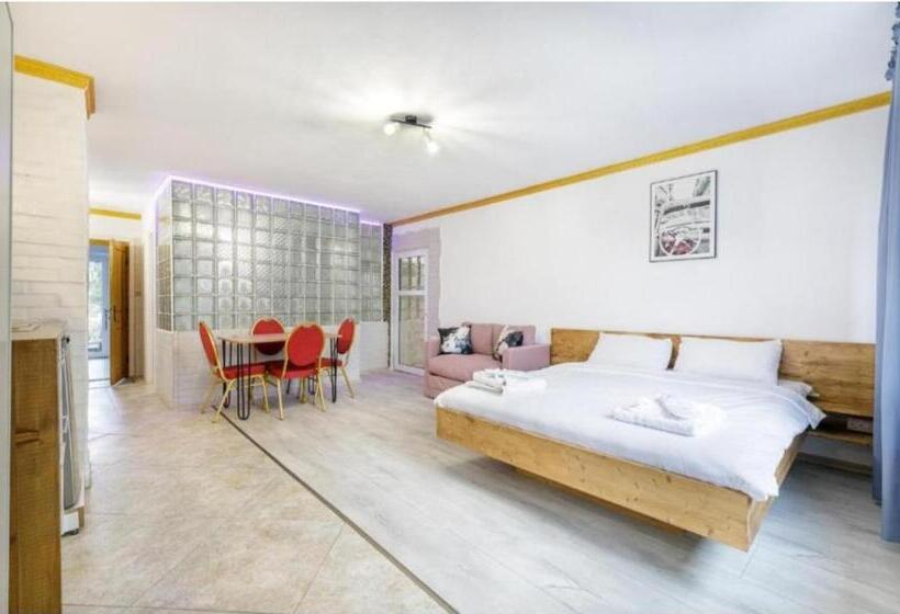 تختخواب و صبحانه Divinahome