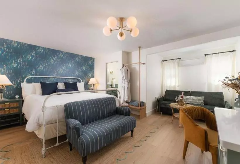 ベッドアンドブレックファースト Petit Soleil   Bed, Breakfast And Bar
