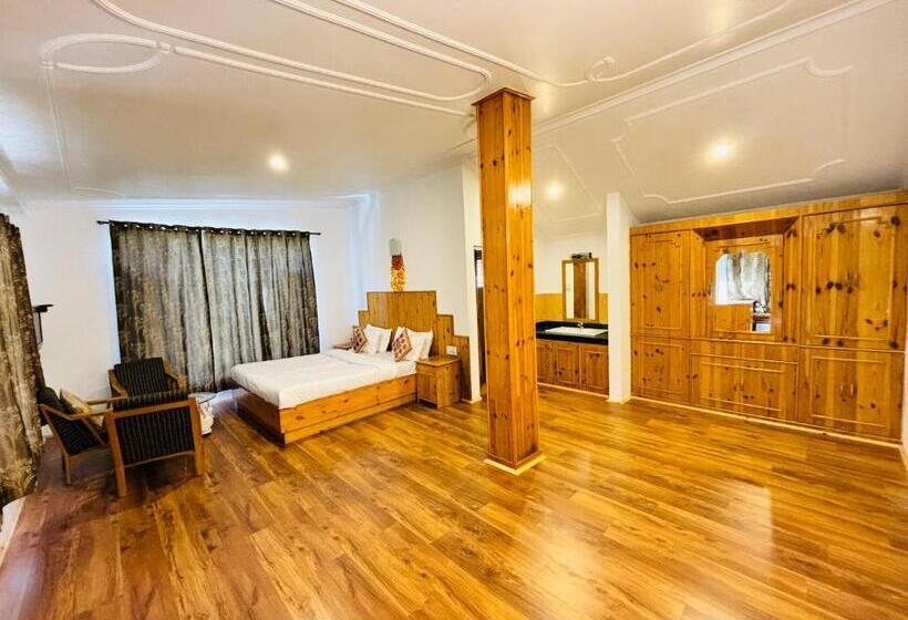 تختخواب و صبحانه The Mystical Cascade Villa