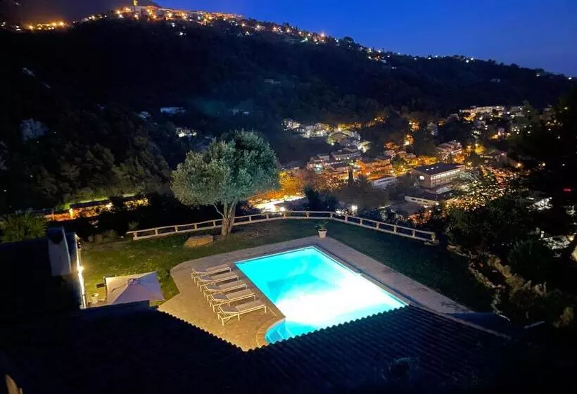 Bed & Breakfast At Villa Monti
